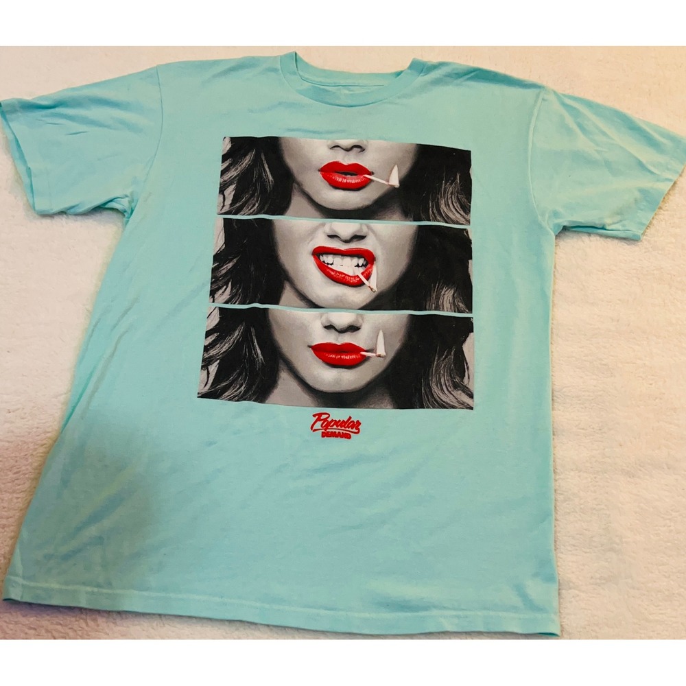 Popular Demand Mens Graphic T-Shirt Aqua Blue Red Lips Streetwear Size M